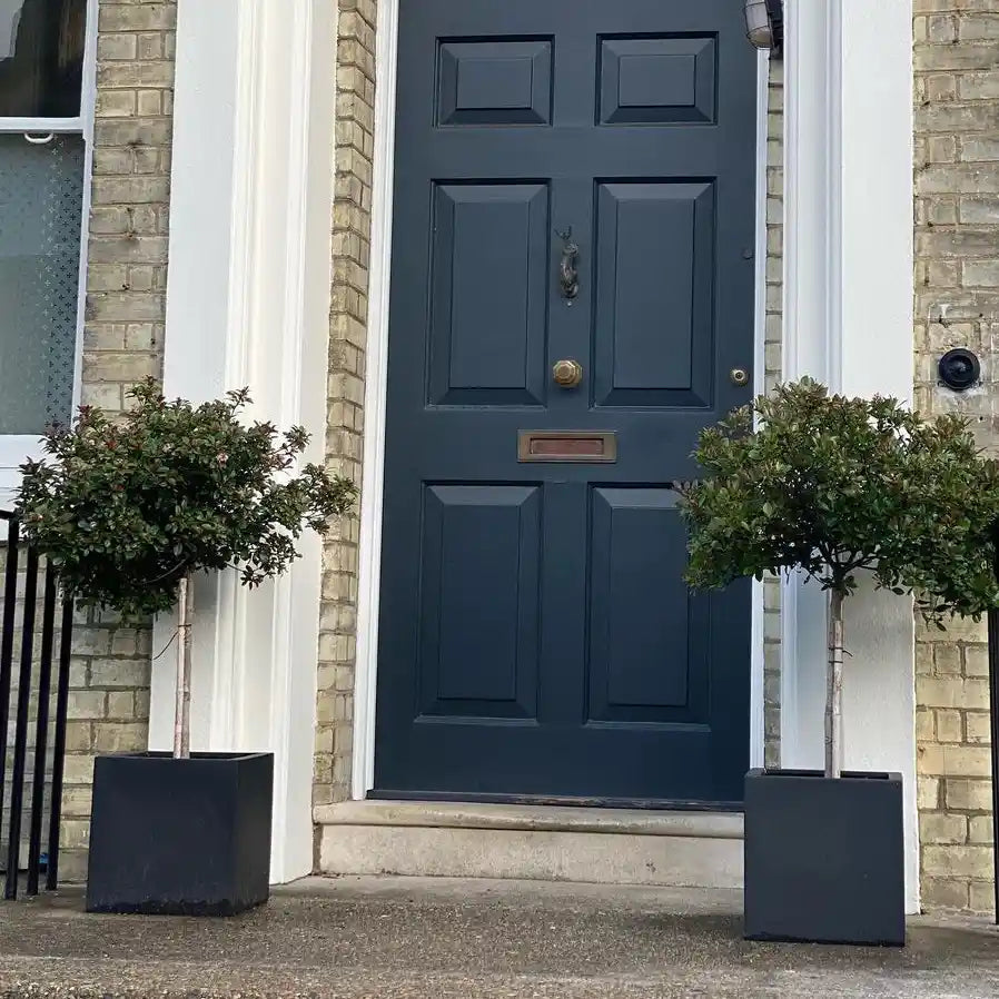 IDEALIST Lite Contemporary Flower Box Square Garden Planter, Light Concrete Outdoor Plant Pot H30 L30 W30 cm, 27L